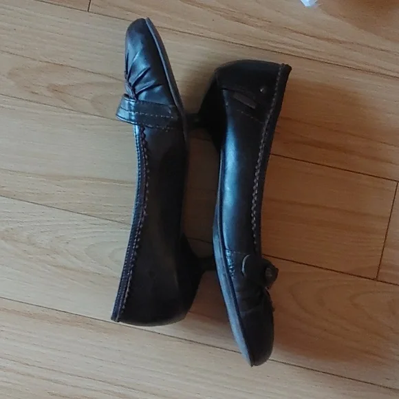 Shoes - Picture 2 of 2